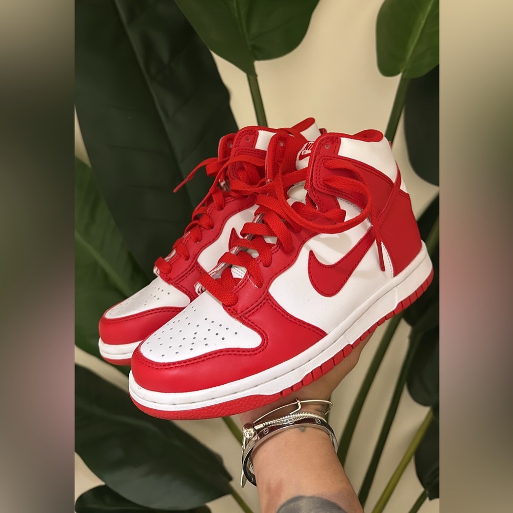 High top Nike Dunk.